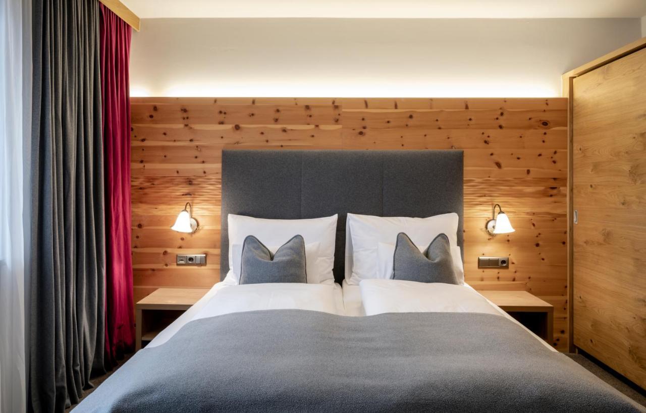 Ski & Bike Hotel Wiesenegg Saalbach-Hinterglemm Exterior photo