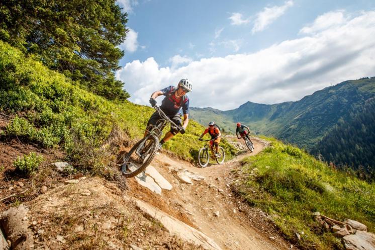 Ski & Bike Hotel Wiesenegg Saalbach-Hinterglemm Exterior photo