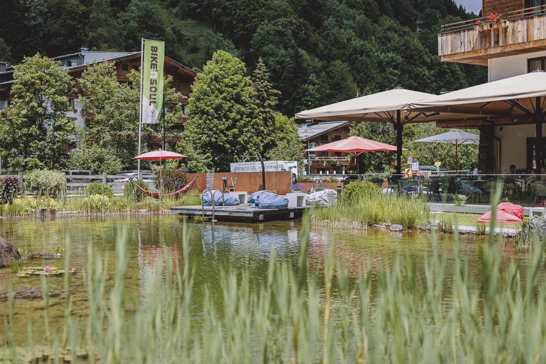 Ski & Bike Hotel Wiesenegg Saalbach-Hinterglemm Exterior photo